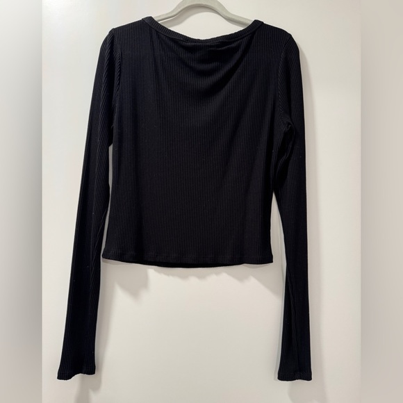 H&M black long sleeve top NWOT - Picture 2 of 5